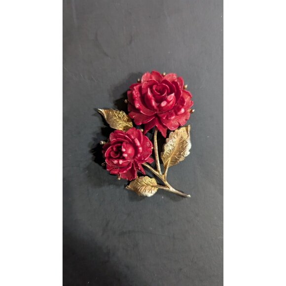 Vintage Red Rose Floral Brooch Gold Toned Metal With Textured Leaves - Picture 6 of 8